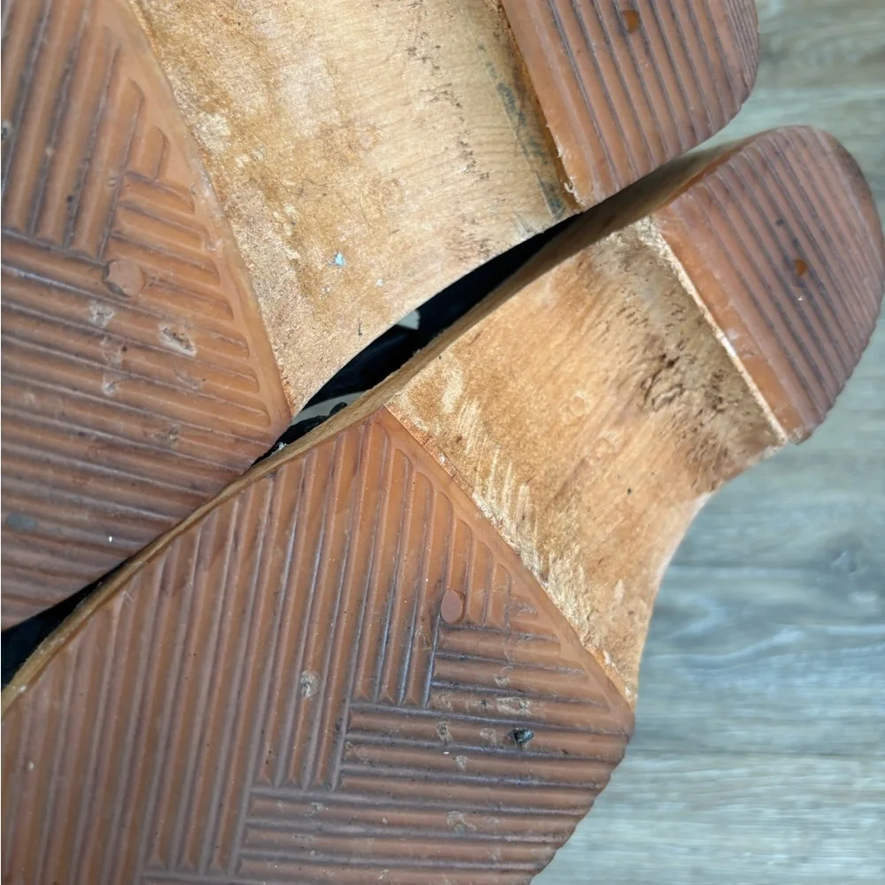 Swedish Hasbeens Black Leather Woven Clogs - Picture 3 of 4